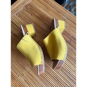 Dansko Maci Mule Yellow Nubuck Comfort Sandal Womens 37